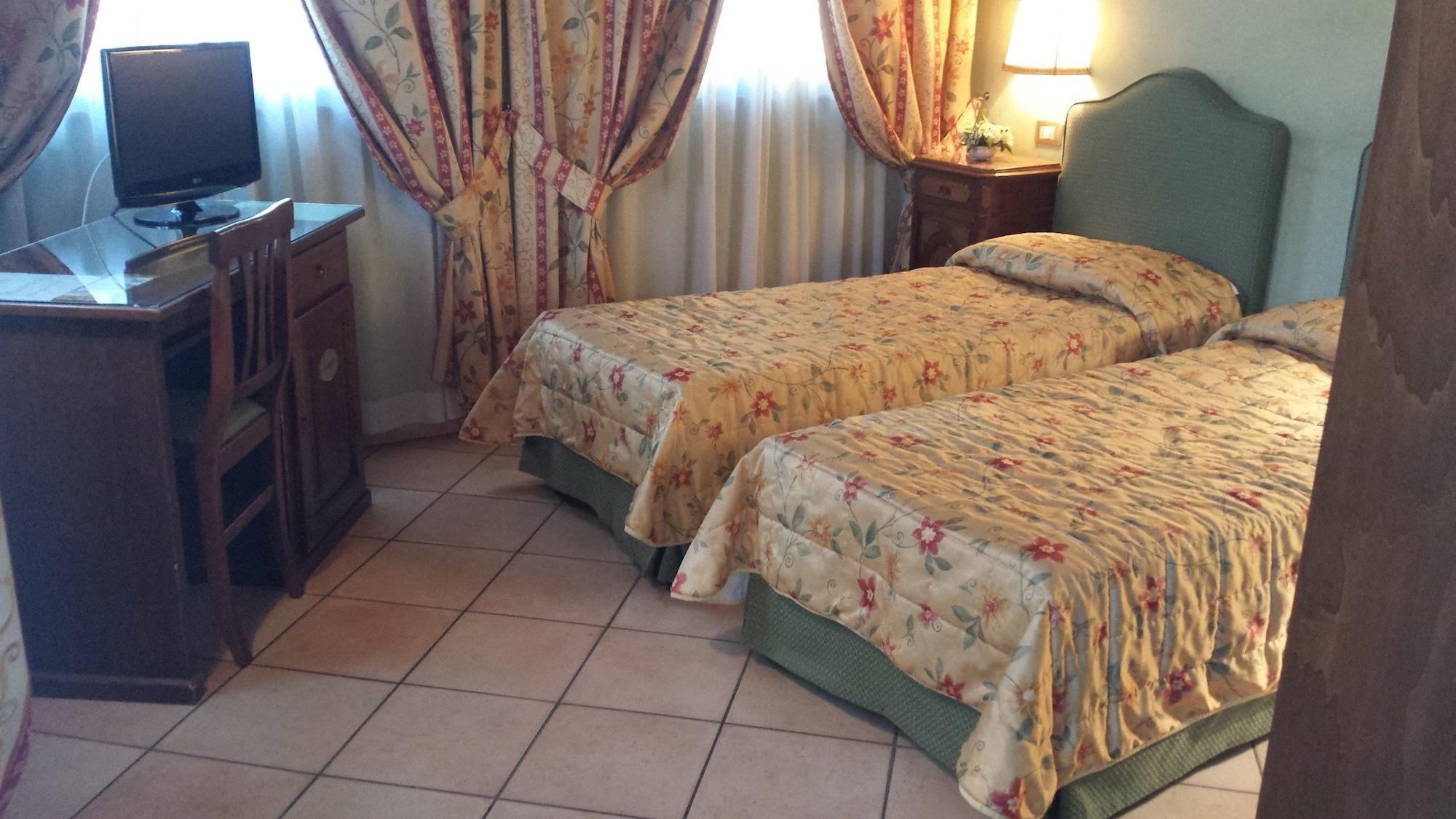 Piccola Bed & Breakfast 3*