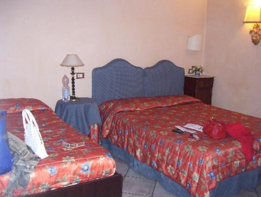 Piccola Bed & Breakfast 3*